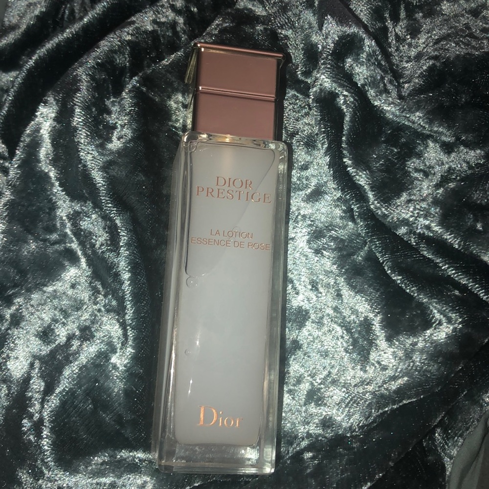 Dior  la lotion essence de rose
